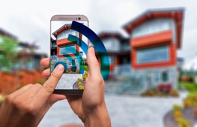 Gérer sa maison depuis son smartphone : comment fonctionnent les applications domotiques