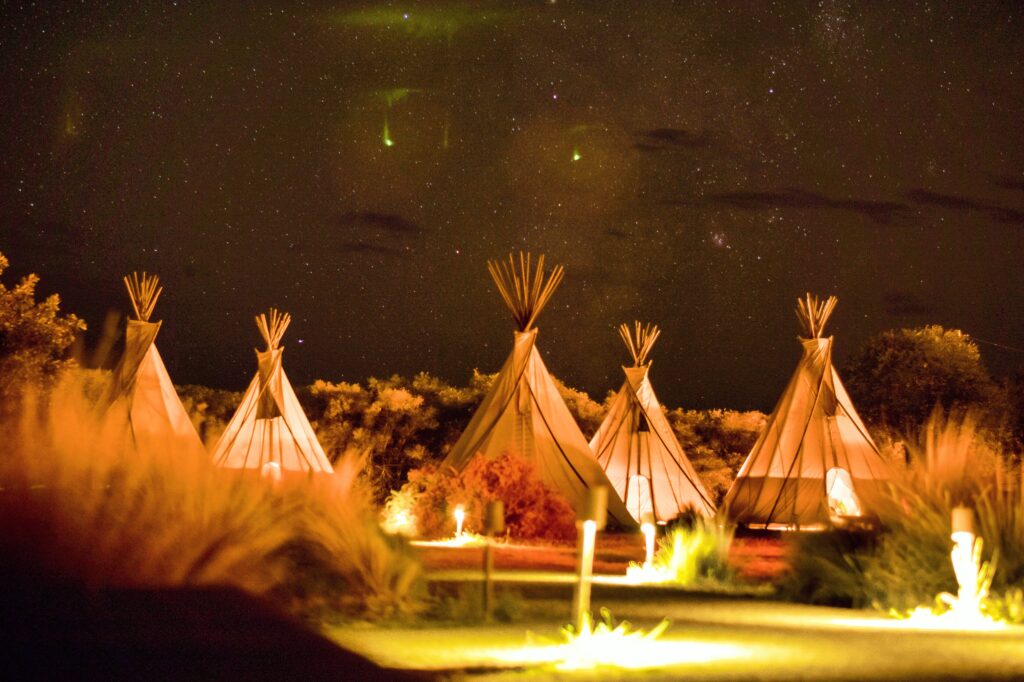 La tente tipi : un choix idéal pour profiter pleinement de vos escapades en plein air